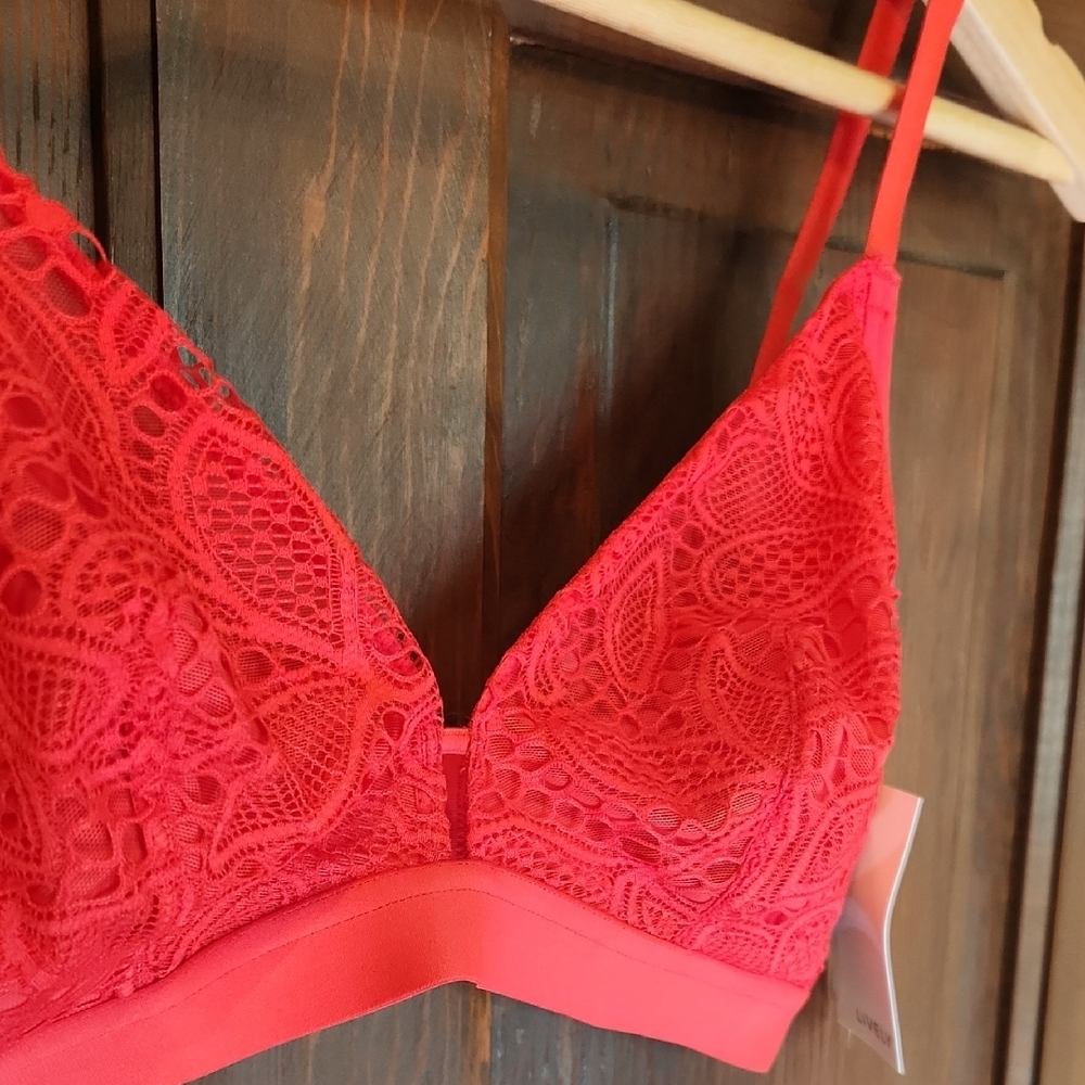 Lively Red Unlined Lace Bralette Wireless Comfort - Picture 2 of 6